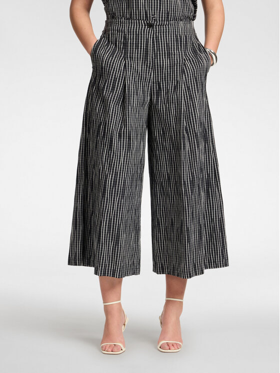 Elena Mirò Elena Mirò Pantaloni di tessuto P004P100492N001 Nero Cropp Fit