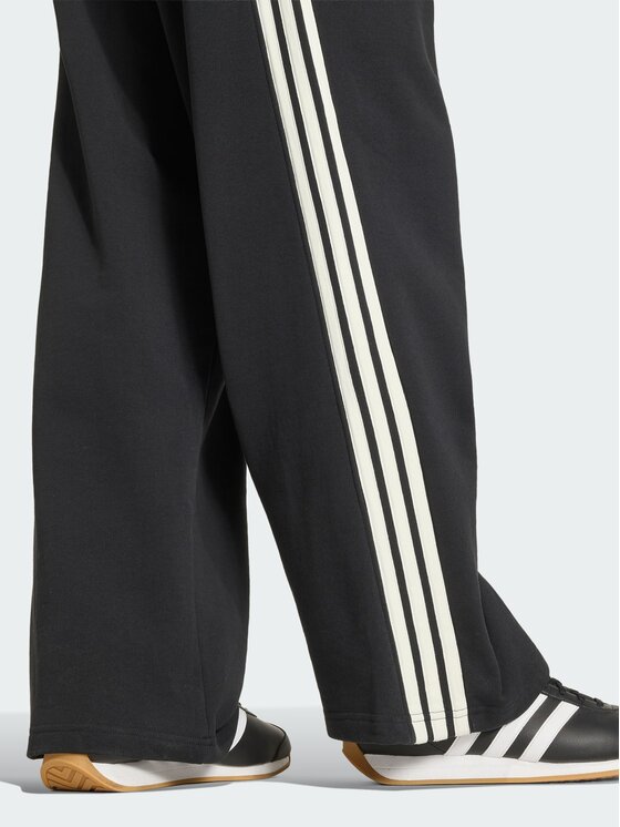 adidas adidas Spodnie materiałowe 167693 Czarny Loose Fit