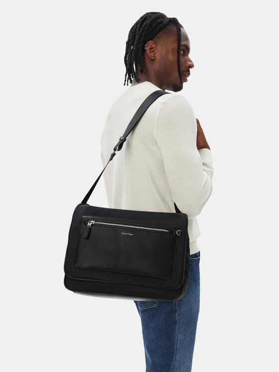Calvin Klein Дамска чанта Ssnl Raised Logo Flap Messenger LV04D3501G Черен