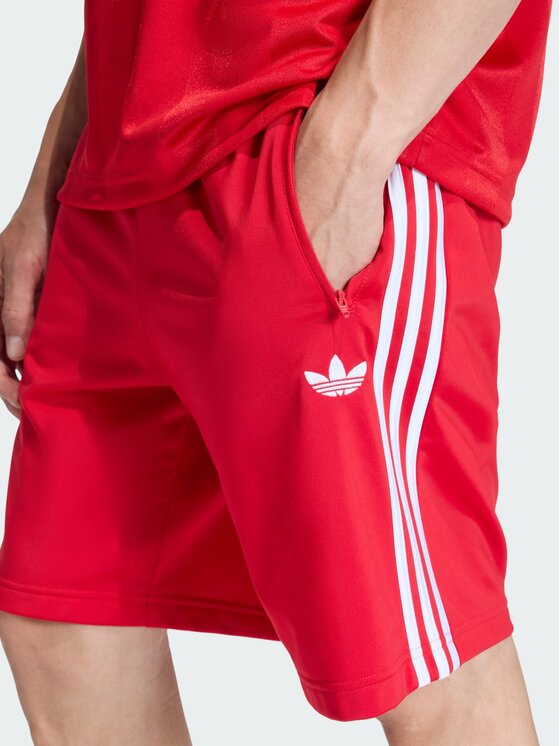 adidas adidas Szorty materiałowe 159247 Czerwony Regular Fit