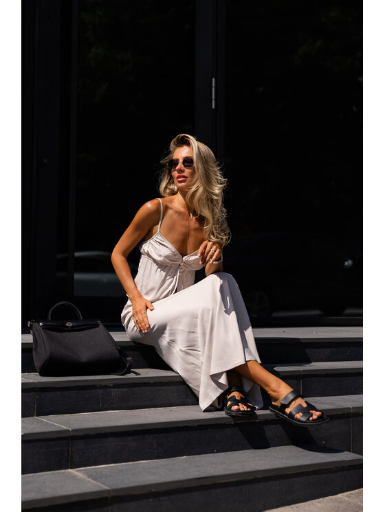 Hottie Hot Hottie Hot Σετ τοπ και φούστα NUSA Μπεζ Slim Fit