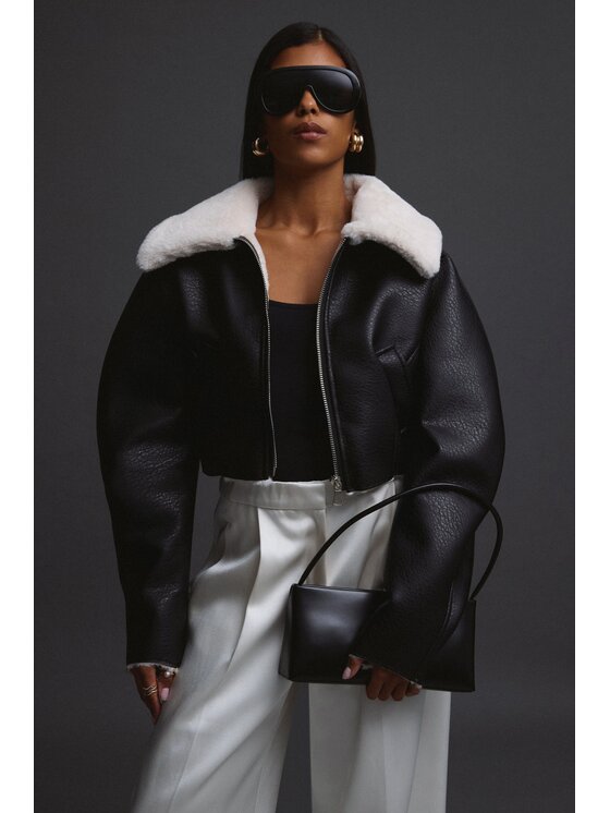 Estro Estro Cappotto in shearling ER00118057 Nero Short Fit