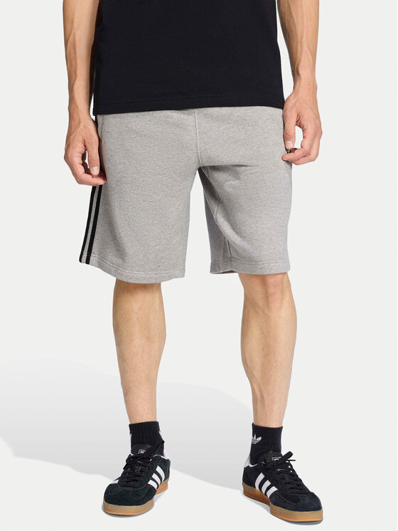 adidas adidas Pantaloni scurți sport 3-Stripes KE2433 Gri Regular Fit