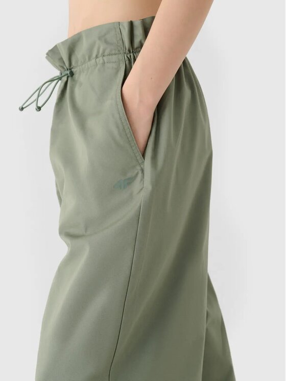 4F 4F Pantaloni di tessuto 4FRSS24TTROF1330-44S Verde Oversize