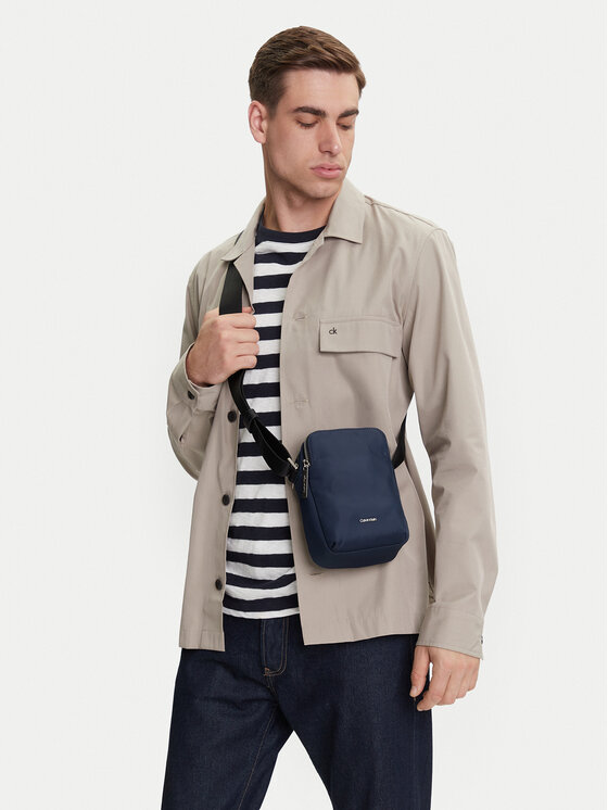 Calvin Klein Calvin Klein Taška cez rameno Business Tech Reporter Xs K50K512888 Tmavomodrá