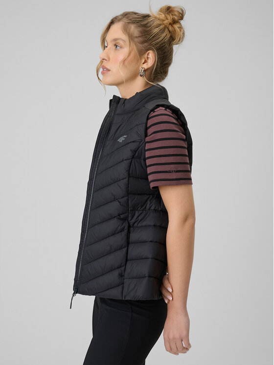 4F 4F Kamizelka EVERYDAY ACTIVE Czarny Regular Fit