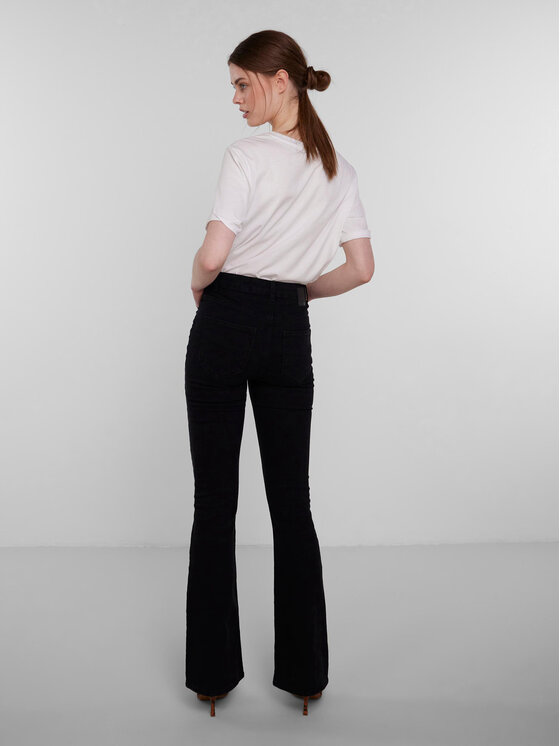 Pieces Pieces Traperice 17111068 Crna Flared Fit