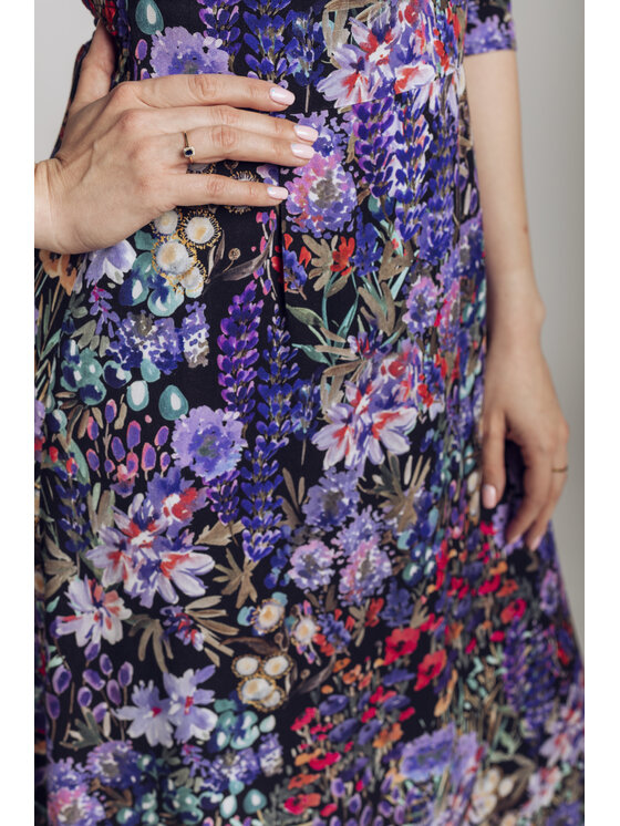 Justyna Ołtarzewska Justyna Ołtarzewska Sukienka koktajlowa Flora Fiori Fioletowy Regular Fit