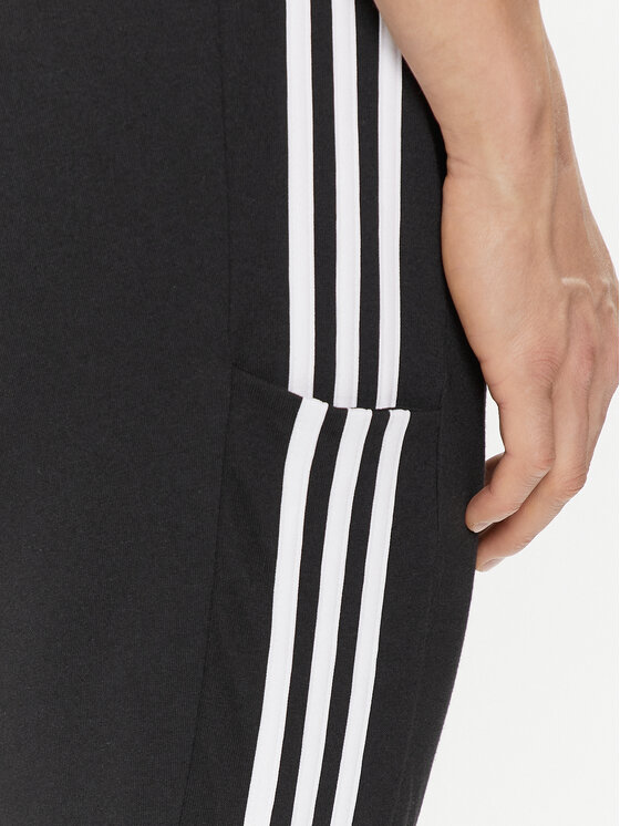 adidas adidas Spodnji del trenirke Essentials Single Jersey Tapered Open Hem 3-Stripes Joggers IC0044 Črna Regular Fit