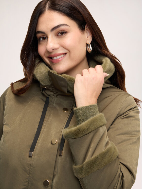 Fiorella Rubino Fiorella Rubino Giubbotto piumino F097T001536N035 Verde Regular Fit