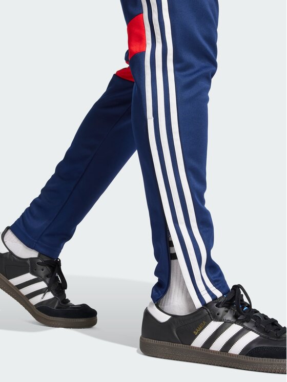 adidas adidas Spodnie materiałowe 139461 Niebieski jasny Slim Fit