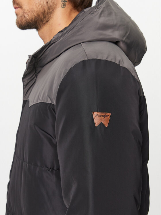 Wrangler Wrangler Kurtka zimowa 112341040 Czarny Regular Fit