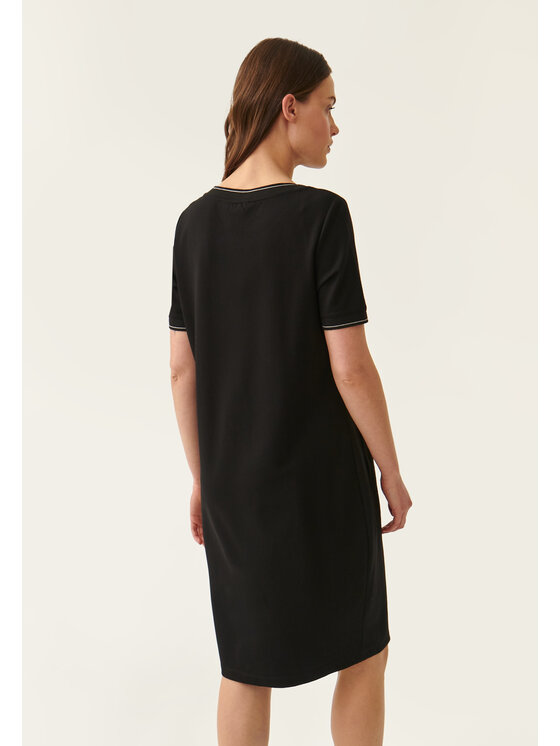 TATUUM TATUUM Úpletové šaty KOKONOMO Černá Fitted Fit