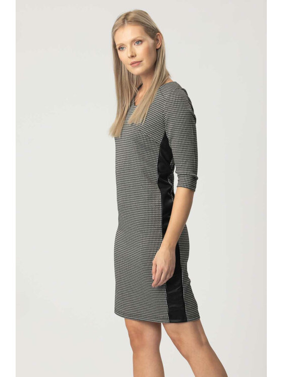 QUIOSQUE QUIOSQUE Každodenné šaty 4KZ012228 Čierna Regular Fit