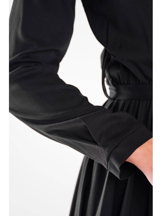 Awama Awama Letné šaty A471 Čierna Basic Fit