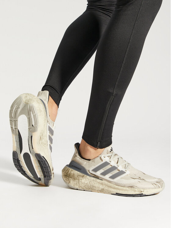 adidas adidas Bežecké topánky Ultraboost Light IE5978 Béžová