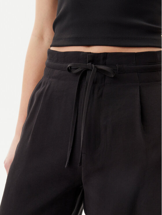 Calvin Klein Jeans Calvin Klein Jeans Hlače J20J225339 Crna Straight Fit