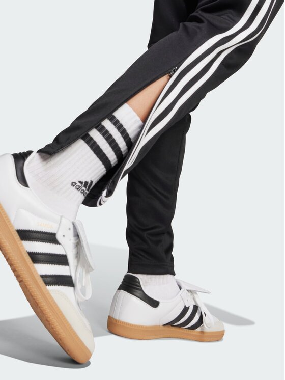 adidas adidas Spodnie materiałowe Performance Tiro 25 Essentials Czarny Regular Fit