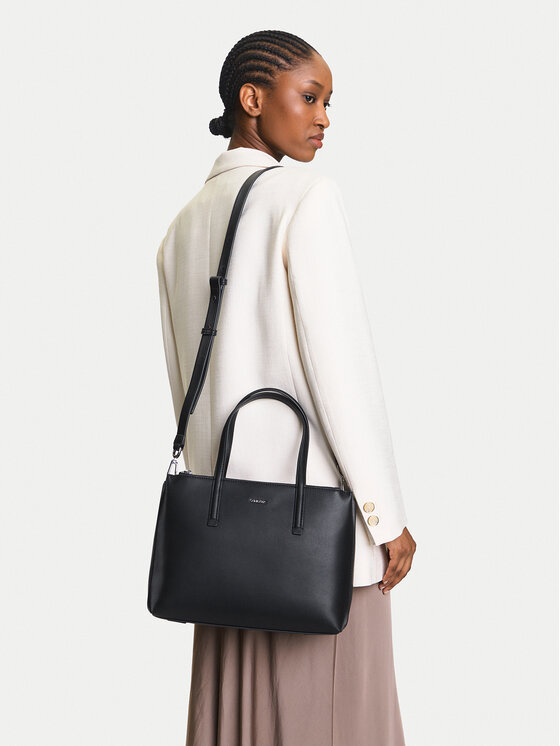 Calvin Klein Calvin Klein Kabelka Ck Must Tote Md LV04F3098G Černá