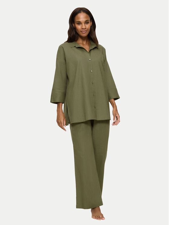 Triumph Triumph Hlače iz tkanine Summer 10222571 Zelena Relaxed Fit