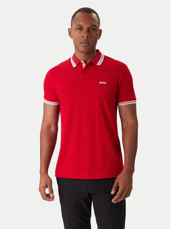 Model prezentujący koszulkę polo, ujęcie sylwetki z przodu do uda.