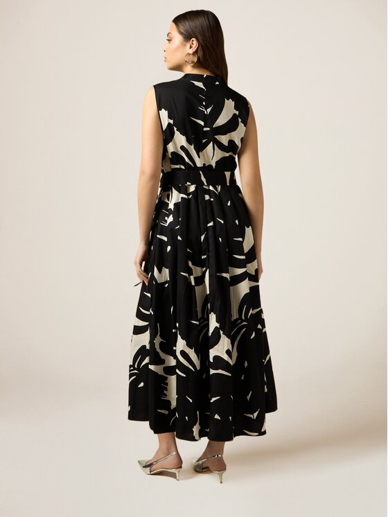 Oltre Oltre Vestito elegante 7108R104806N0Z3 Nero Flared Fit