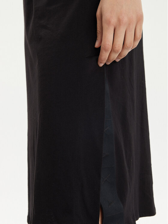 Armani Exchange Armani Exchange Vsakodnevna obleka 3DYA79 YJ3RZ 1200 Črna Relaxed Fit