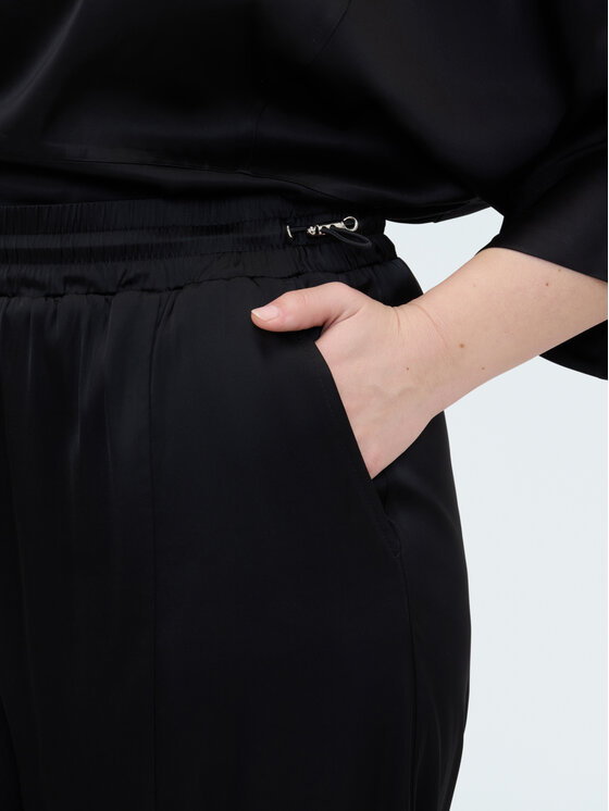 Fiorella Rubino Fiorella Rubino Pantaloni di tessuto P021E000068N033 Nero Cropp Fit