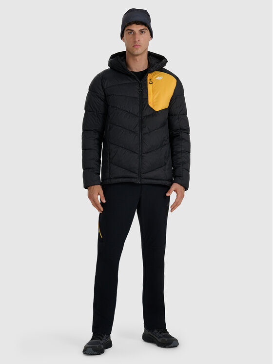 4F 4F Kurtka outdoor HALNY Czarny Regular Fit