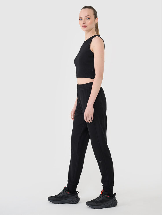 4F 4F Joggery casual Czarny Regular Fit