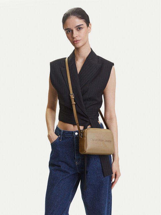 Calvin Klein Jeans Calvin Klein Jeans Ročna torba Sculpted Camera Bag18 Mono K60K612220 Rjava
