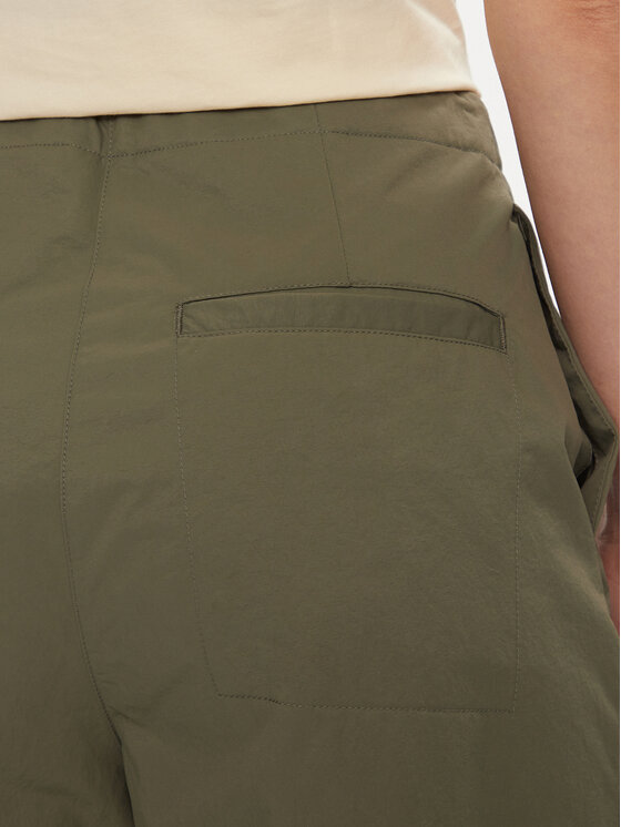 Calvin Klein Jeans Calvin Klein Jeans Штани з тканини Parachute Pant J20J222609 Хакі Regular Fit