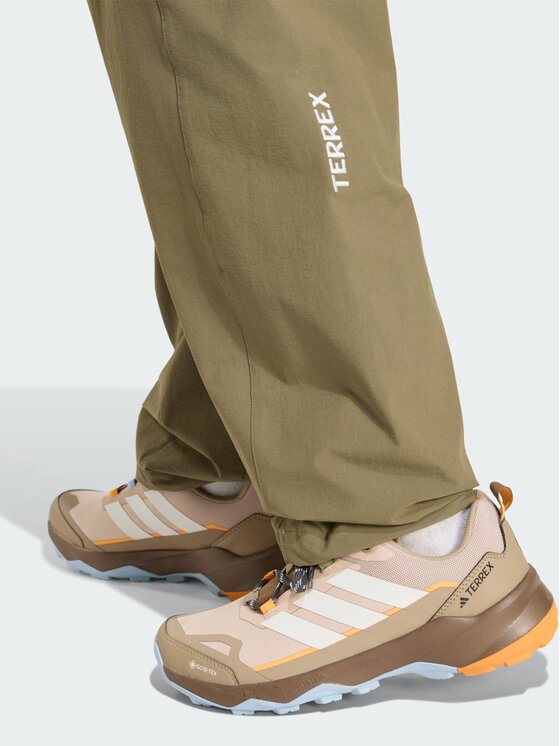 adidas adidas Spodnie outdoor 163069 Zielony Loose Fit