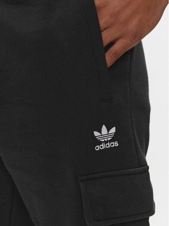 adidas adidas Spodnji del trenirke adicolor Trefoil IP2755 Črna Slim Fit