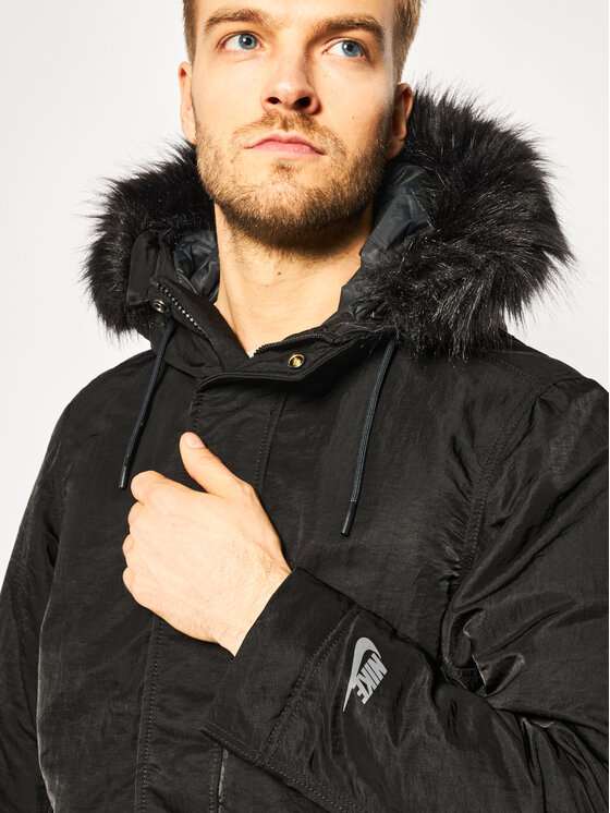 Nike Nike Пухено яке Sportswear BV4751 Черен Loose Fit