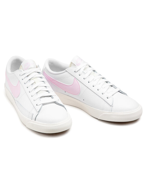 Nike Nike Laisvalaikio batai Blazer Low Leather CI6377 106 Balta
