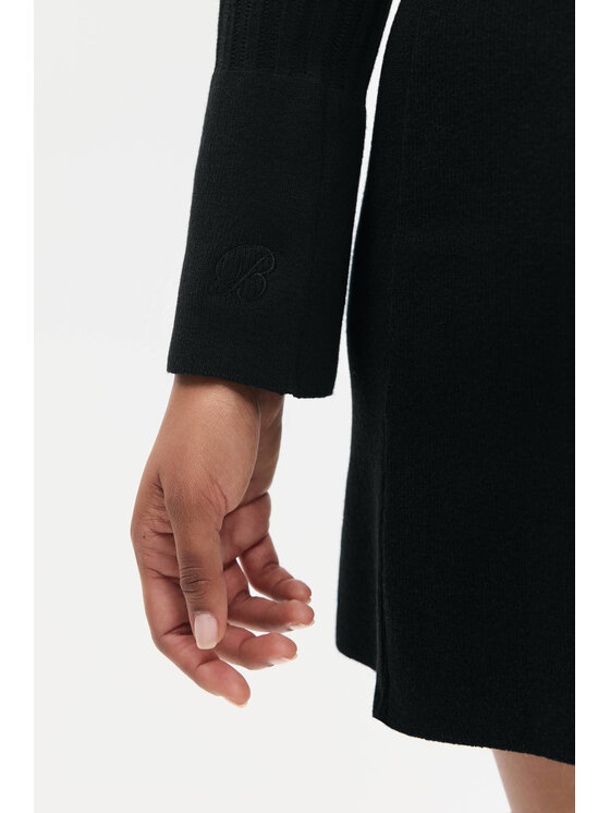 BENU BENU Úpletové šaty Dzianinowa Čierna Slim Fit