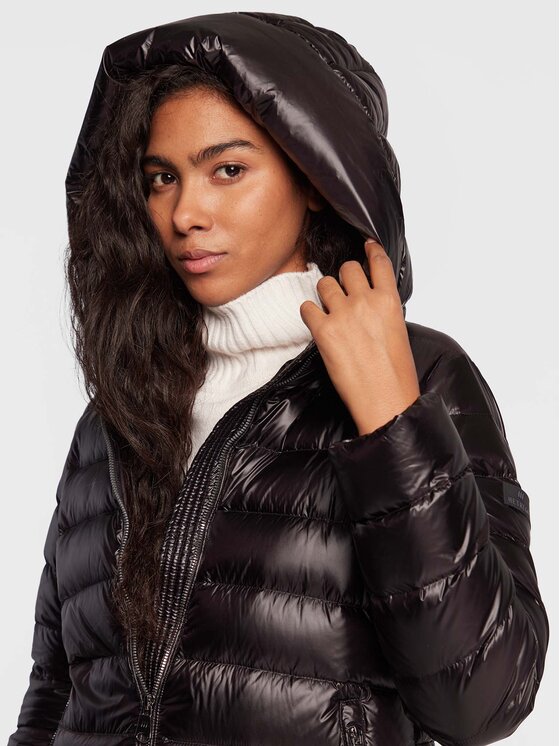 Hetregó Hetregó Daunenjacke Gladys 8M701 22WD04 Schwarz Regular Fit