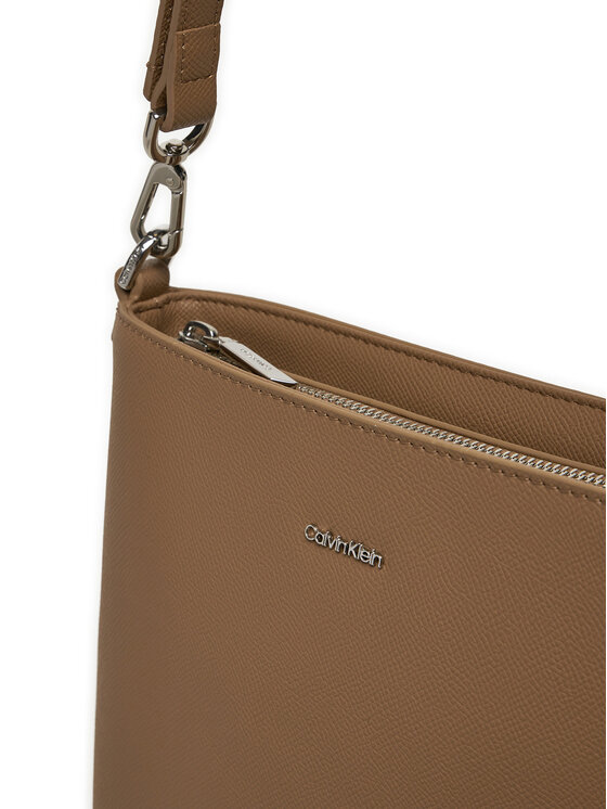 Calvin Klein Calvin Klein Ročna torba Ck Must Small Bucket_Caviar K60K613129 Rjava