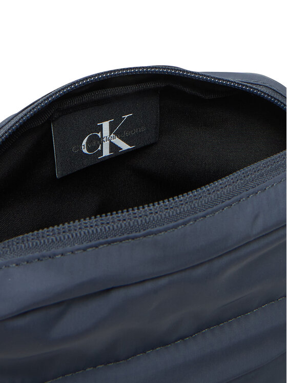 Calvin Klein Jeans Calvin Klein Jeans Taška cez rameno Sport Essentials Reporter 18 LV04G3000G Tmavomodrá