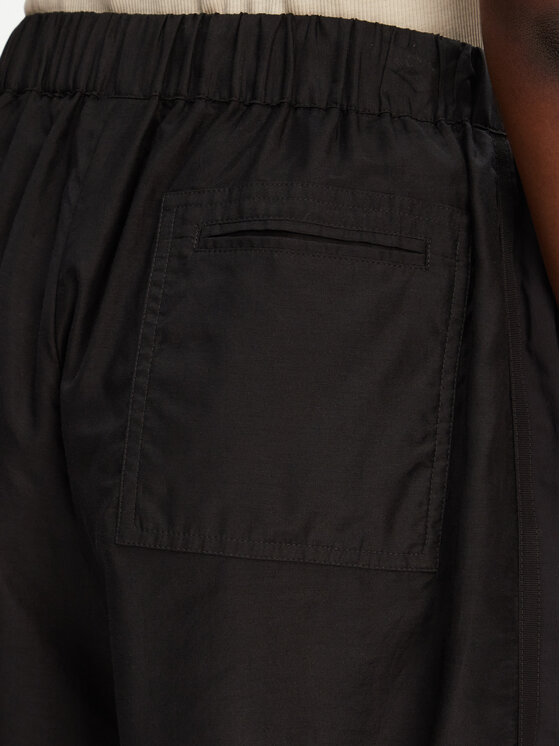 PINKO PINKO Szövet rövidnadrág Lewis 105243 A2M7 Fekete Regular Fit