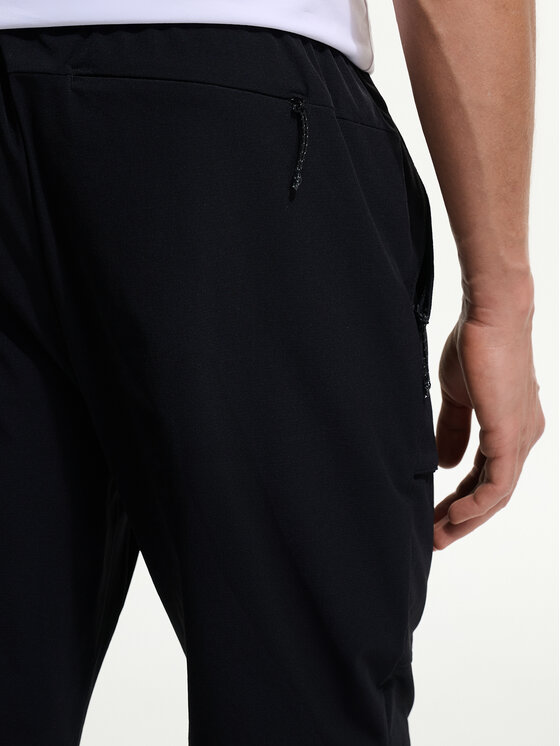4F 4F Joggery WHEEL & WAVE Czarny Regular Fit