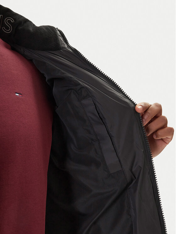 Tommy Jeans Tommy Jeans Пухено яке Essential DM0DM20466 Черен Regular Fit