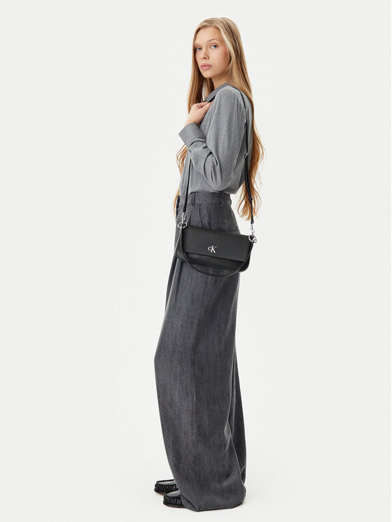 Calvin Klein Jeans Calvin Klein Jeans Geantă Minimal Monogram Shoulder Pouch LV04K3161G Negru