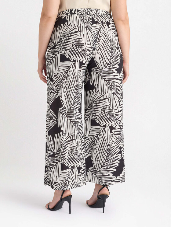 Fiorella Rubino Fiorella Rubino Pantaloni di tessuto P137L202314N0Z3 Nero A-Line Fit