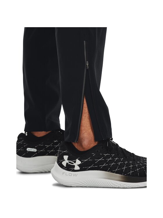 Under Armour Under Armour Spodnie dresowe UA OUTRUN THE STORM PANT Czarny Fitted Fit