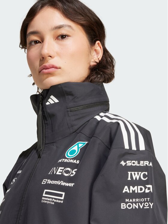 adidas adidas Kurtka anorak MERCEDES - AMG PETRONAS FORMULA ONE TEAM MYSHELTER Czarny Regular Fit
