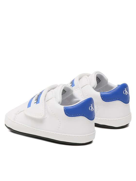 best nikes with jeans