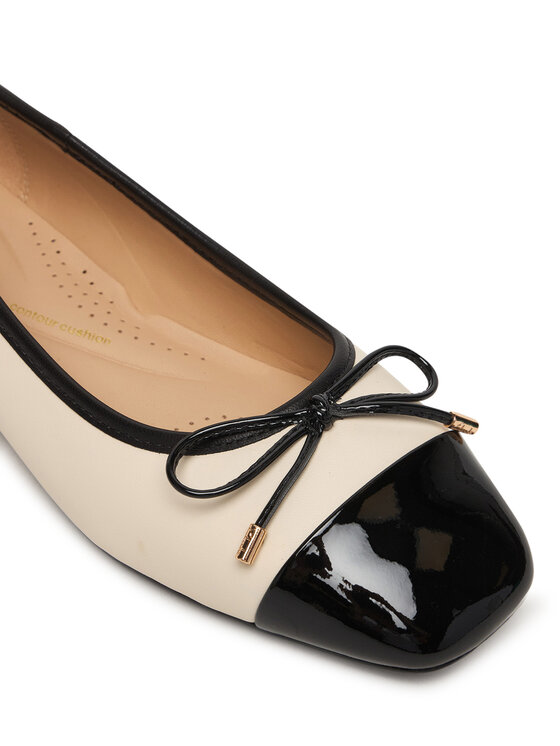 Clarks Clarks Nizki čevlji Ubree15 Poppy 26186333 Écru