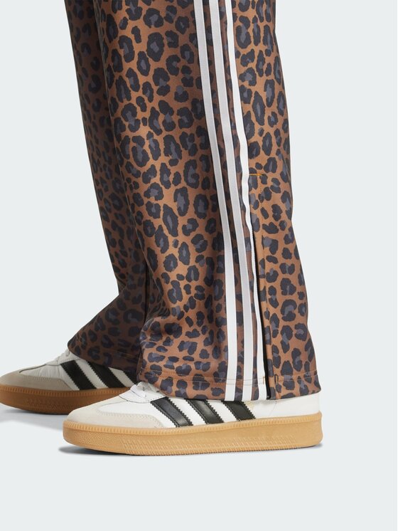 adidas adidas Spodnie dresowe Firebird Loose Leopard Brązowy Loose Fit